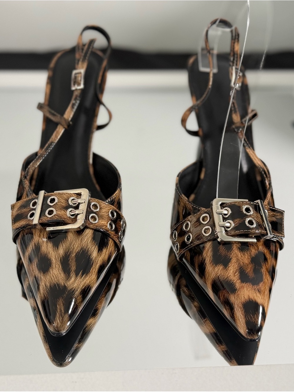 Source Unknown Leopard-Print Pointed Slingback Heels with Buckle